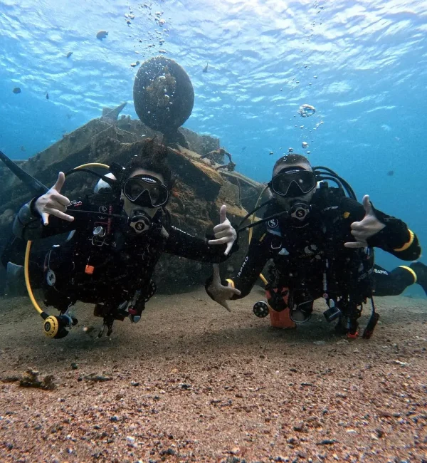 ALDC COUPLE TANK DIVE